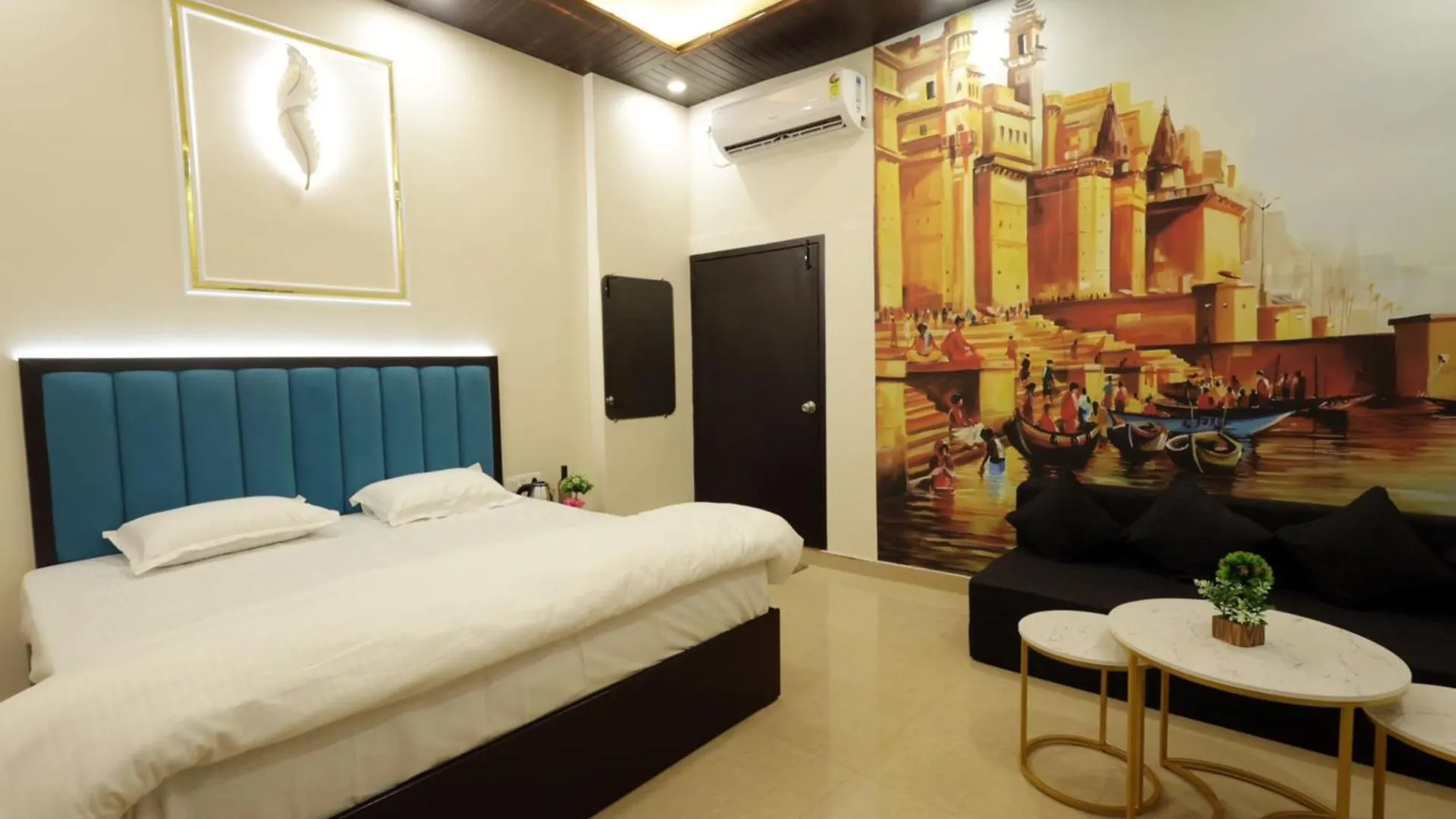 The Banaras Stay Near Vishwanath Temple And Ganga Ghat Varanasi 0*,  India