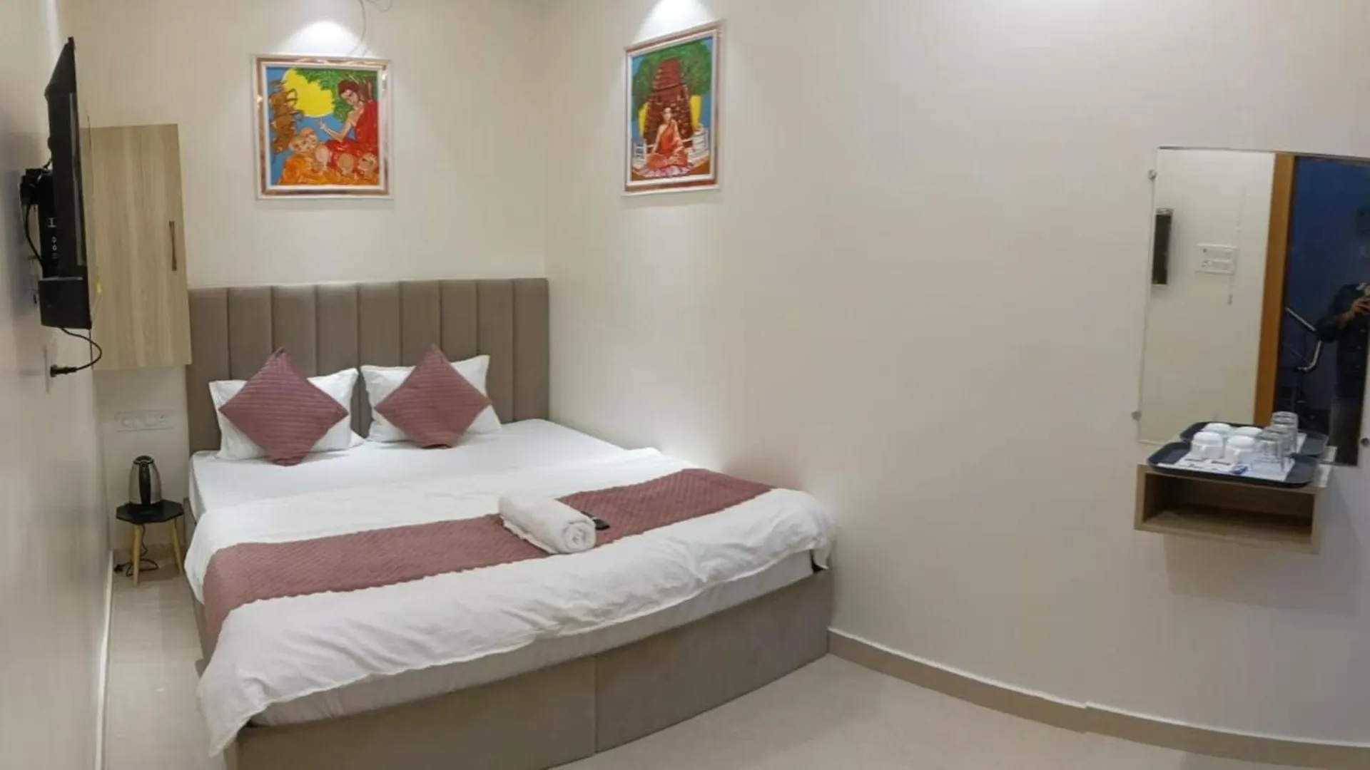 The Banaras Stay Near Vishwanath Temple And Ganga Ghat Varanasi 0*,
